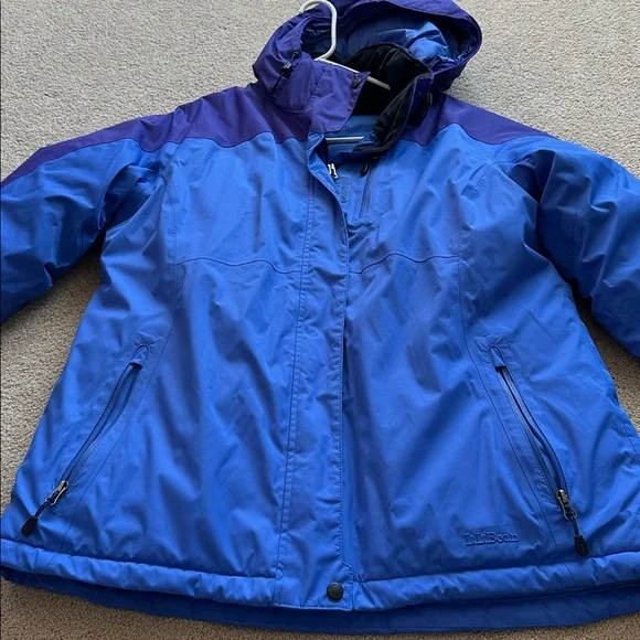 LL bean Rugged Ridge Parka - Picture 4 of 12